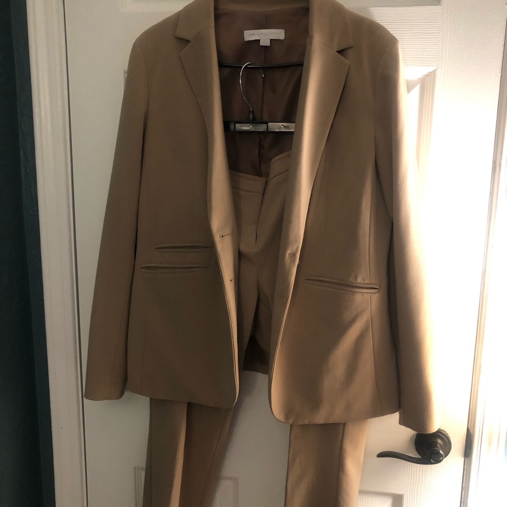 NY&CO 2 piece tan pantsuit